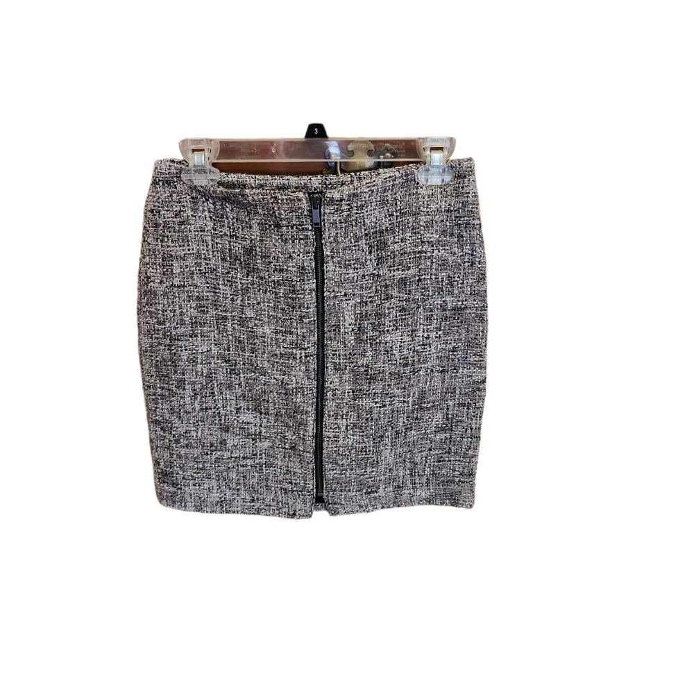 Grey skirt